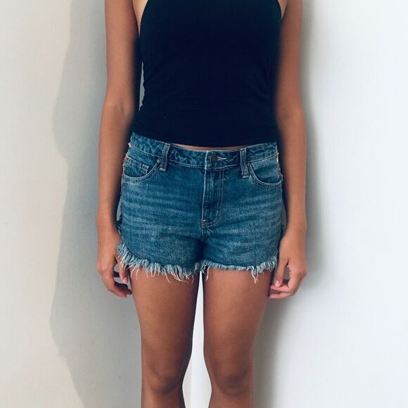 ALTAR'D STATE Boho Floral Embroidered Ribbon Fringe Hem Denim Jean Shorts 28 - Picture 2 of 7